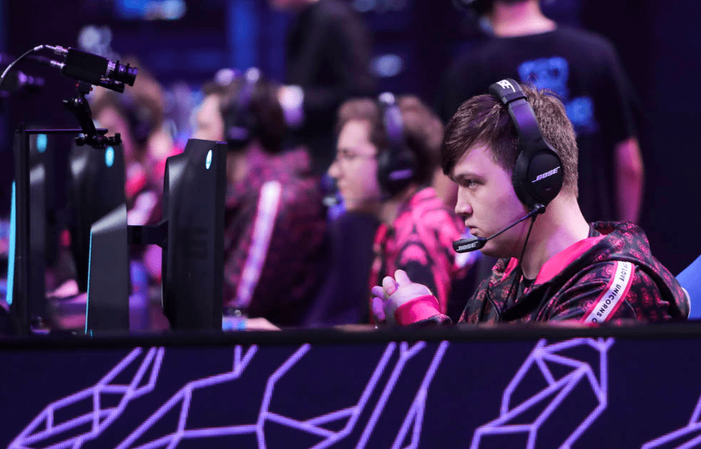 TES轻取DRX,Nemesis高光表现 TES轻取DRX,Nemesis高光表现