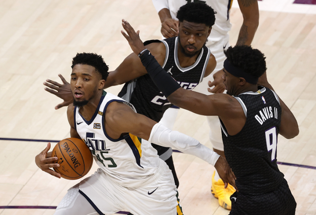 开云官网-关于美国男篮绝地反击爵士,萨姆·米切尔高光表现的信息