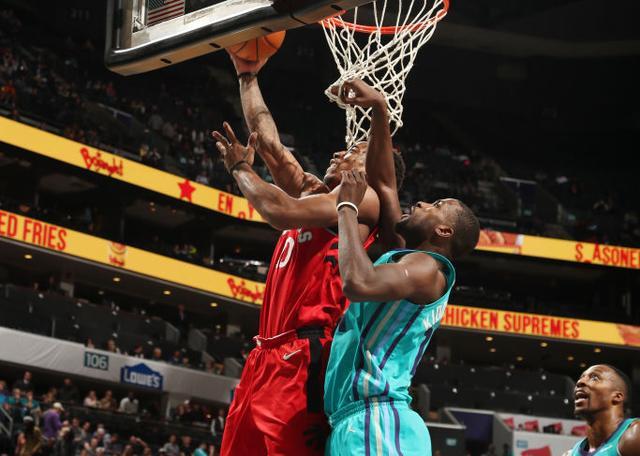 爵士碾压黄蜂，瓦兰丘纳斯送出助攻的简单介绍