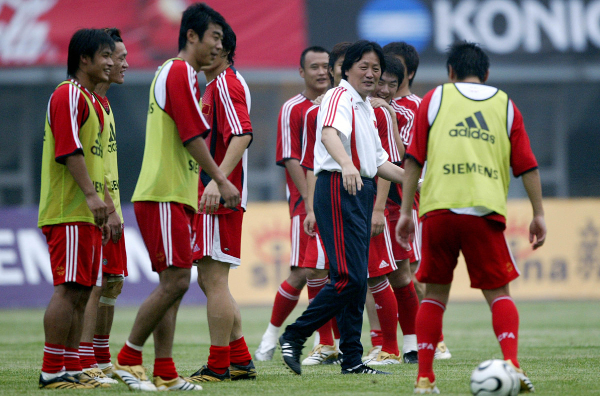 开云官方app入口-足球狂热：国家队大战引发球迷狂欢的简单介绍