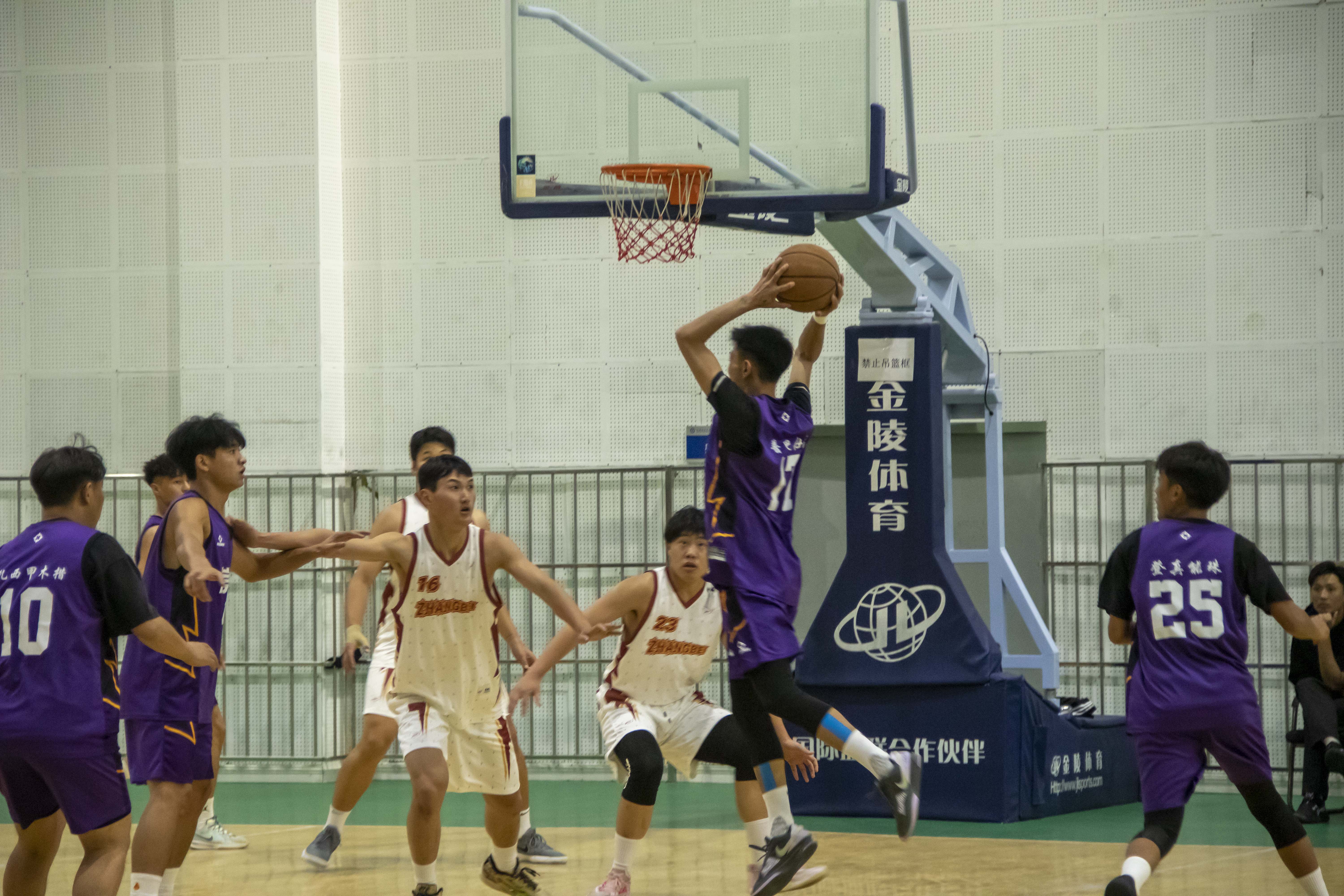 包含球员技艺日益精湛，篮球职业联赛水平不断提升的词条