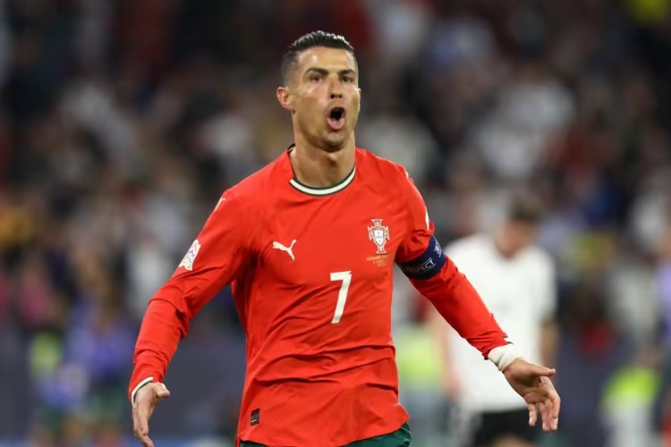 开云体育官网-葡萄牙射手表现火热，争冠杀入前八的简单介绍