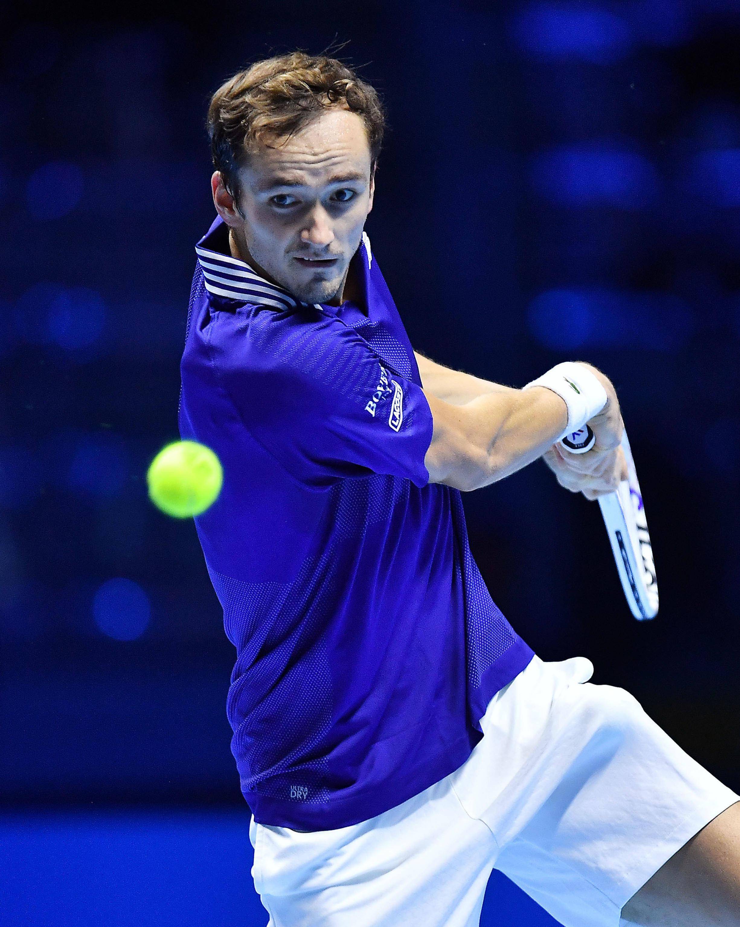 日本网球队轻取英国网球队，梅德韦杰夫高光表现的简单介绍