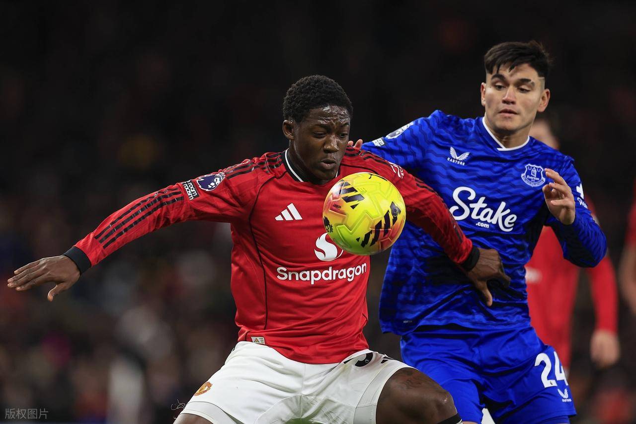 曼联客场小胜埃弗顿争夺联赛冠军愈发悬念的简单介绍