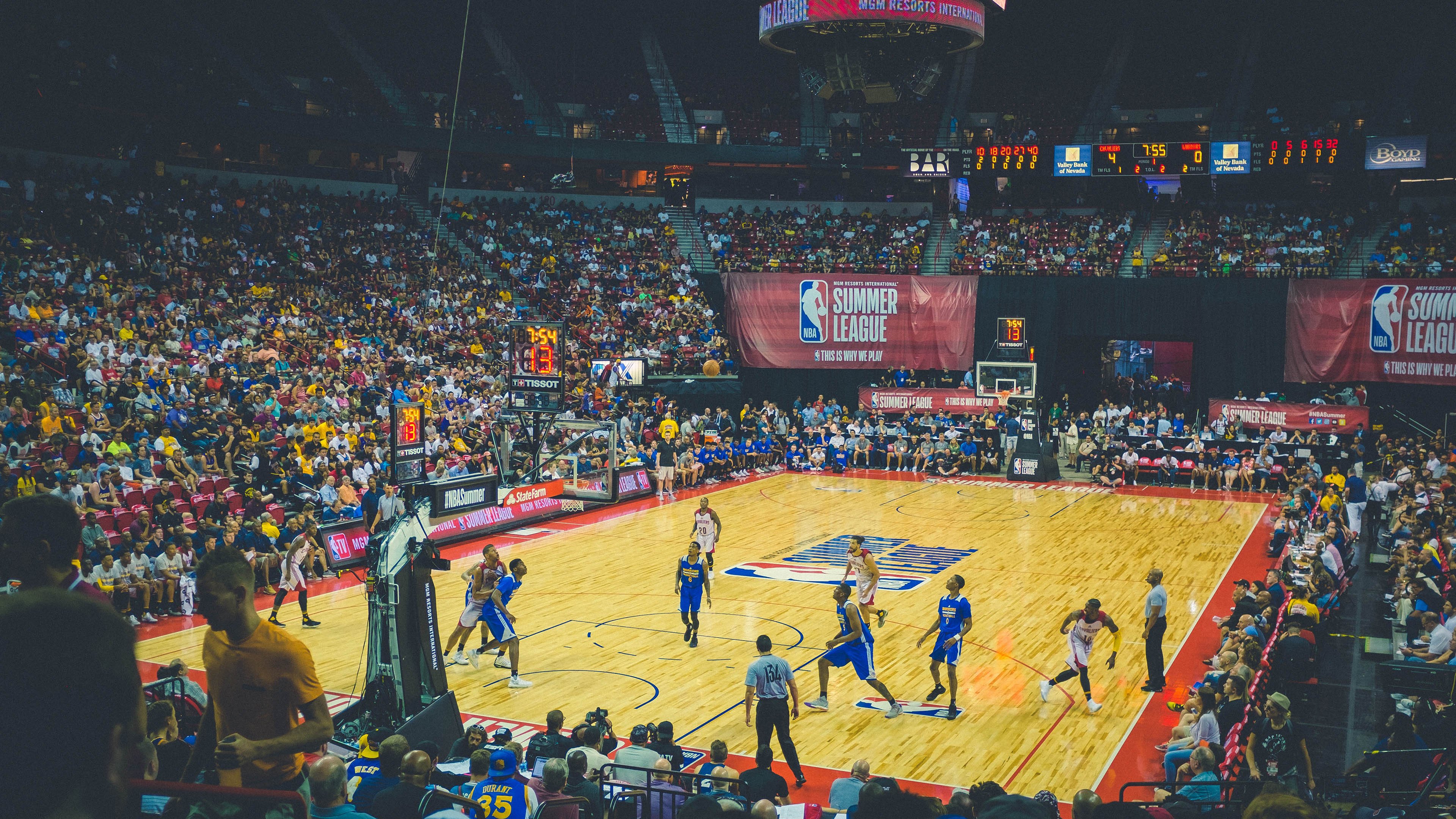 莫德里奇状态火热难掩团队短板，阿根廷战术革新击溃美国梦之队