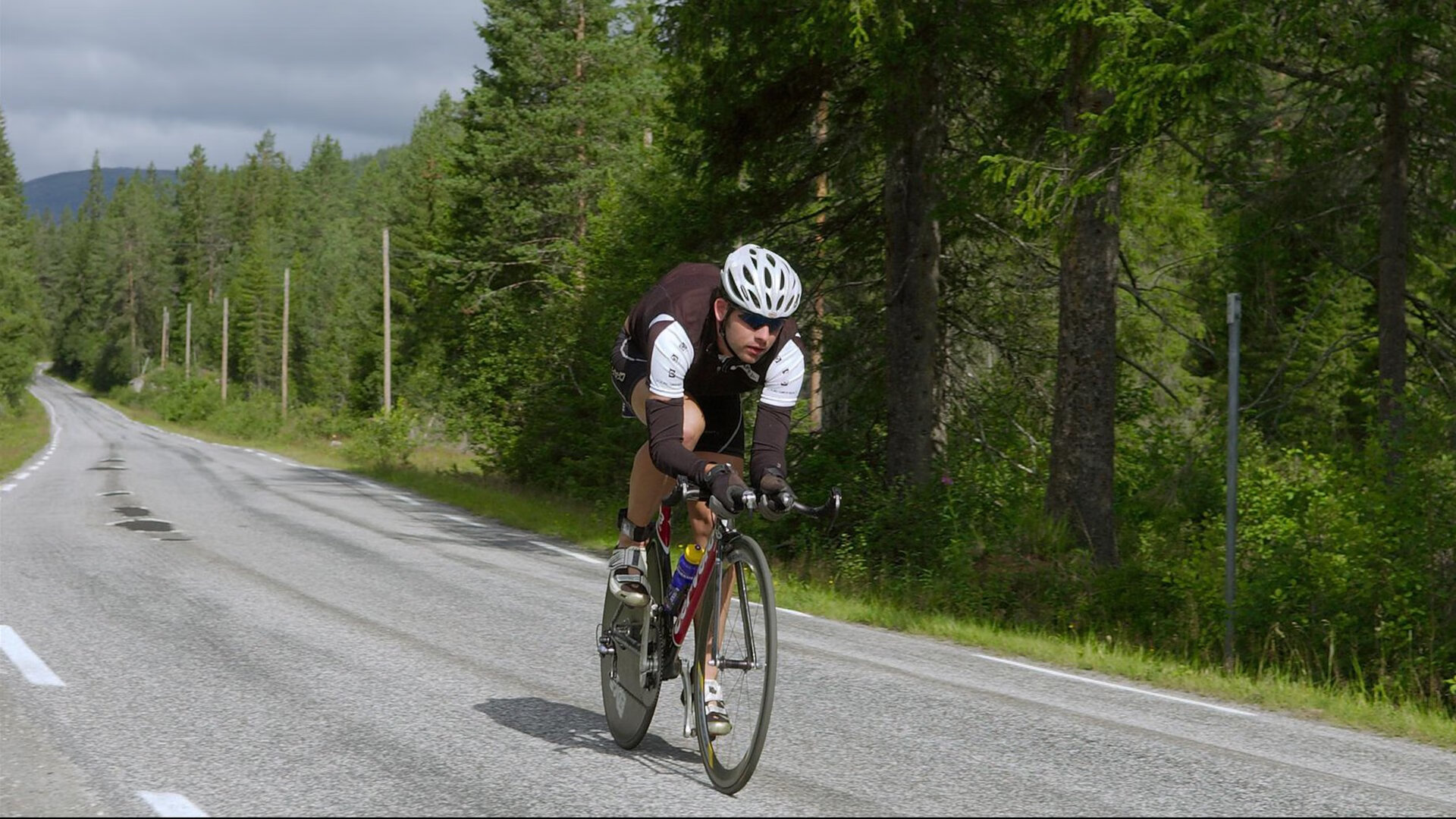 开云体育入口-贝恩主宰比赛走向,湖人翻盘雄鹿,一场逆转背后的战术与意志